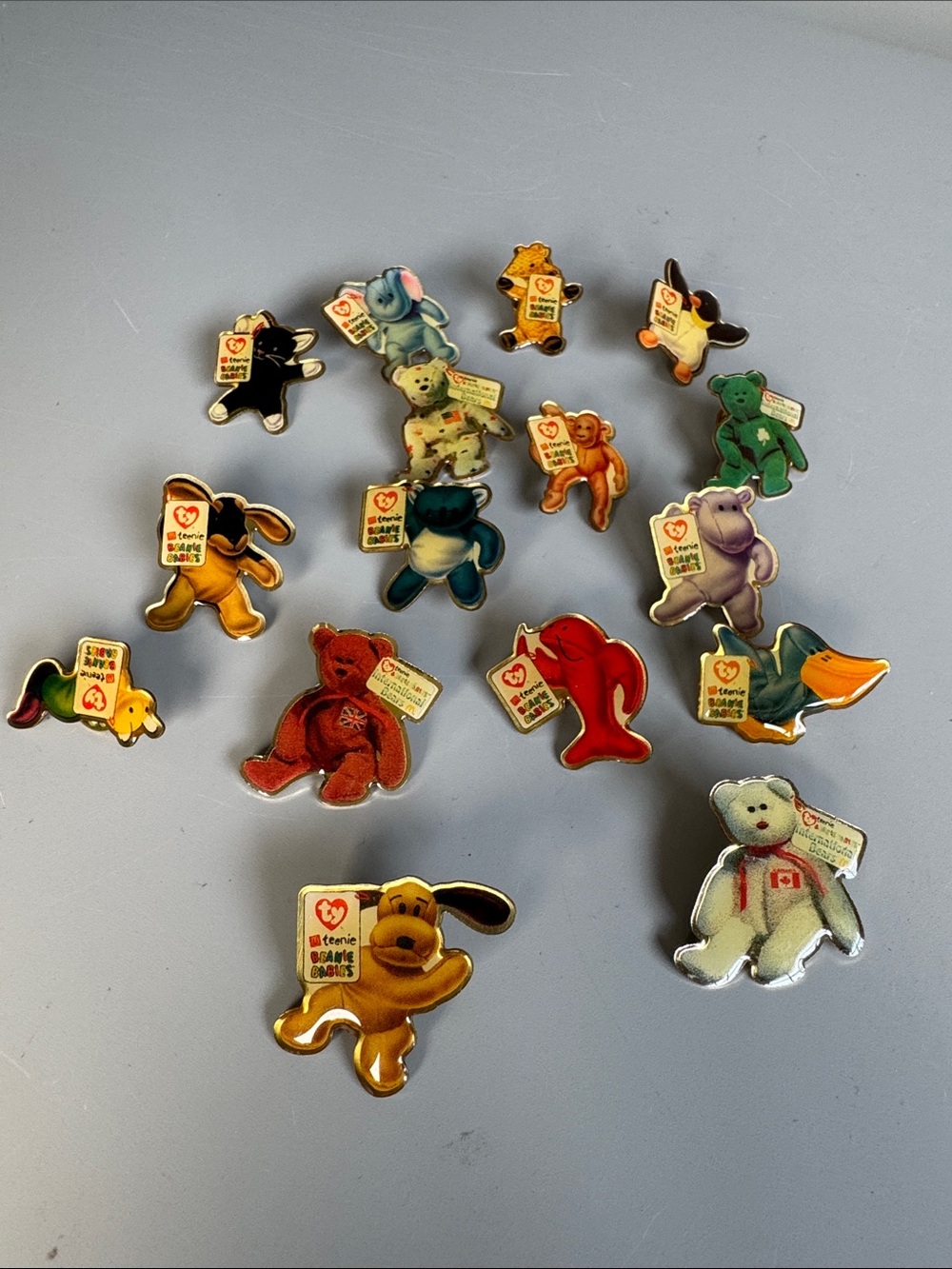 16 X Ty Vintage Beanie Babies Pin Badges